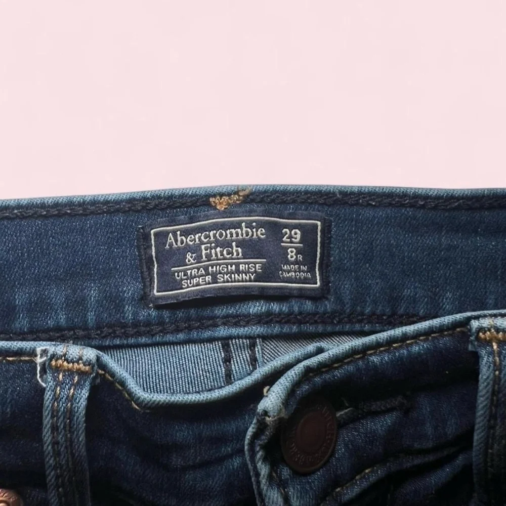 Abercrombie & Fitch Ultra High Rise Super Skinny Jeans Medium Wash Size 29/8R - Picture 2 of 6